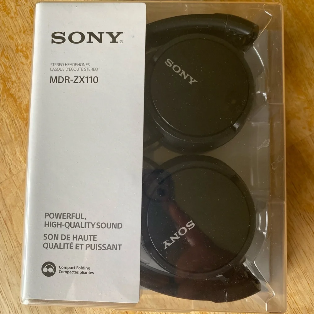 NWT SONY MDR-ZX110 - Powerful high quality sound head phones (compact fo…